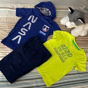 Toddler boys random two shirts and 1 shortsNasa Cat& Jack the children’s place